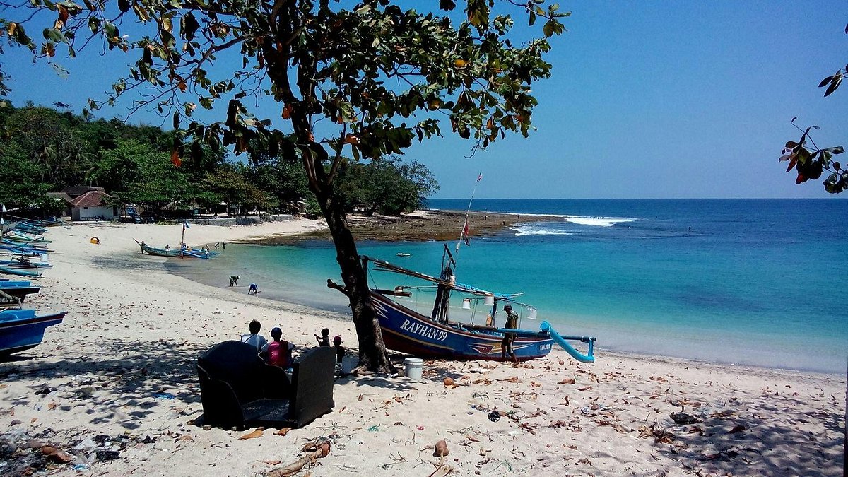 4 Destinasi Wisata Pantai Paling Populer Di Bandung